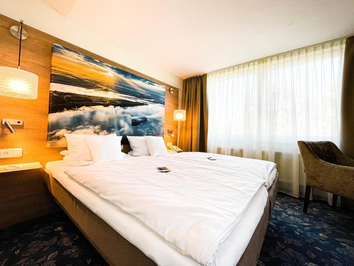 Hotel-Restaurant Vier Linden شتاده المظهر الخارجي الصورة