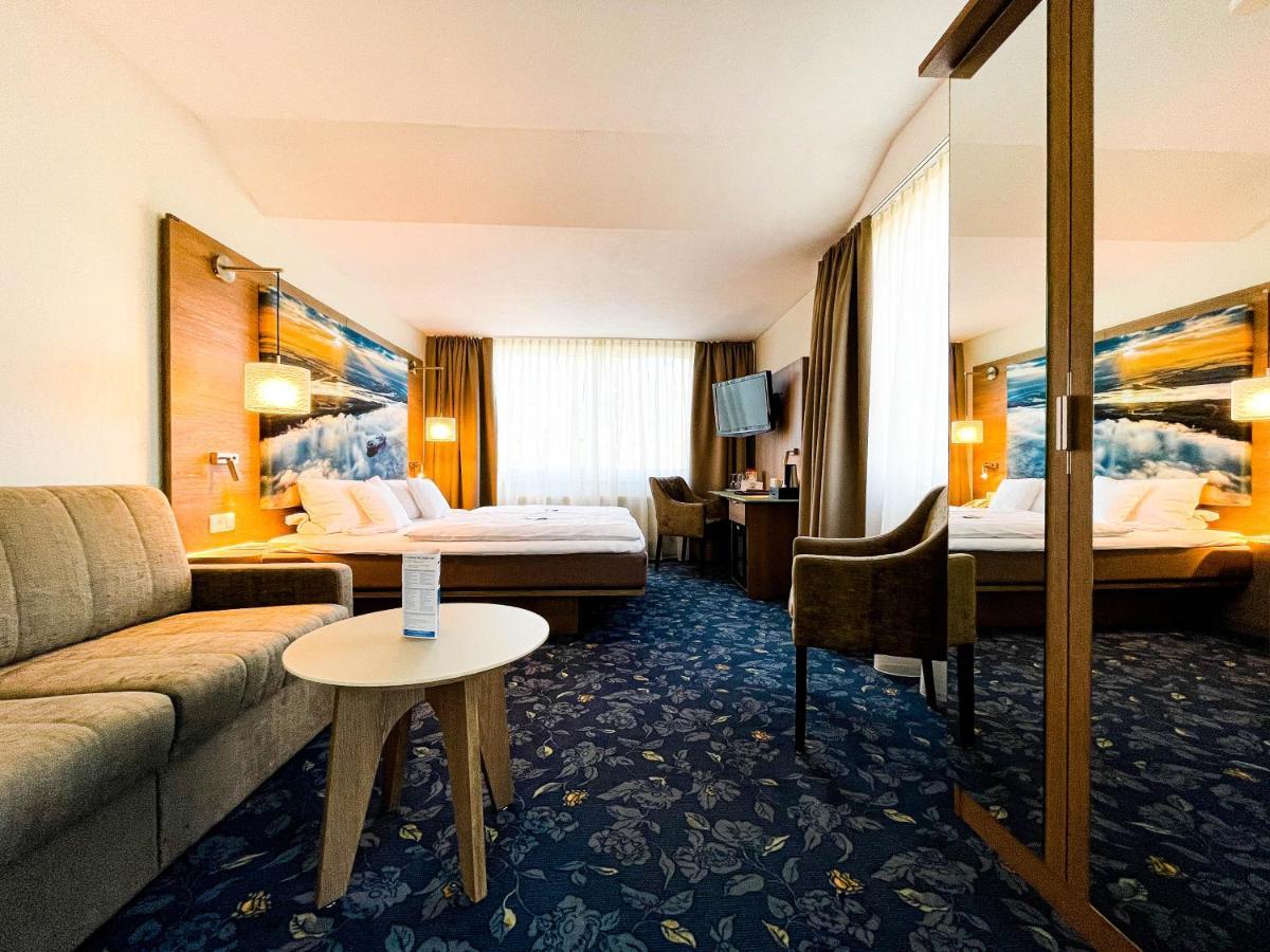 Hotel-Restaurant Vier Linden شتاده المظهر الخارجي الصورة