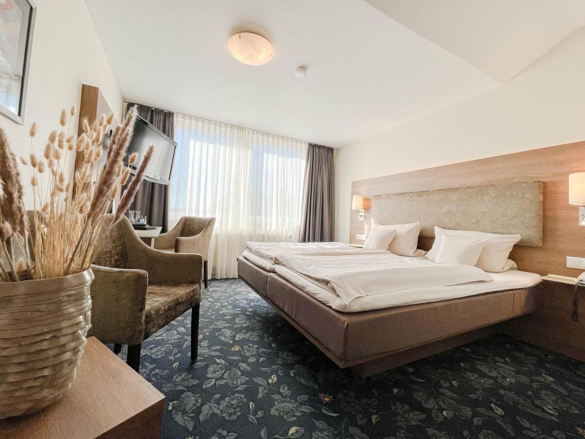Hotel-Restaurant Vier Linden شتاده المظهر الخارجي الصورة