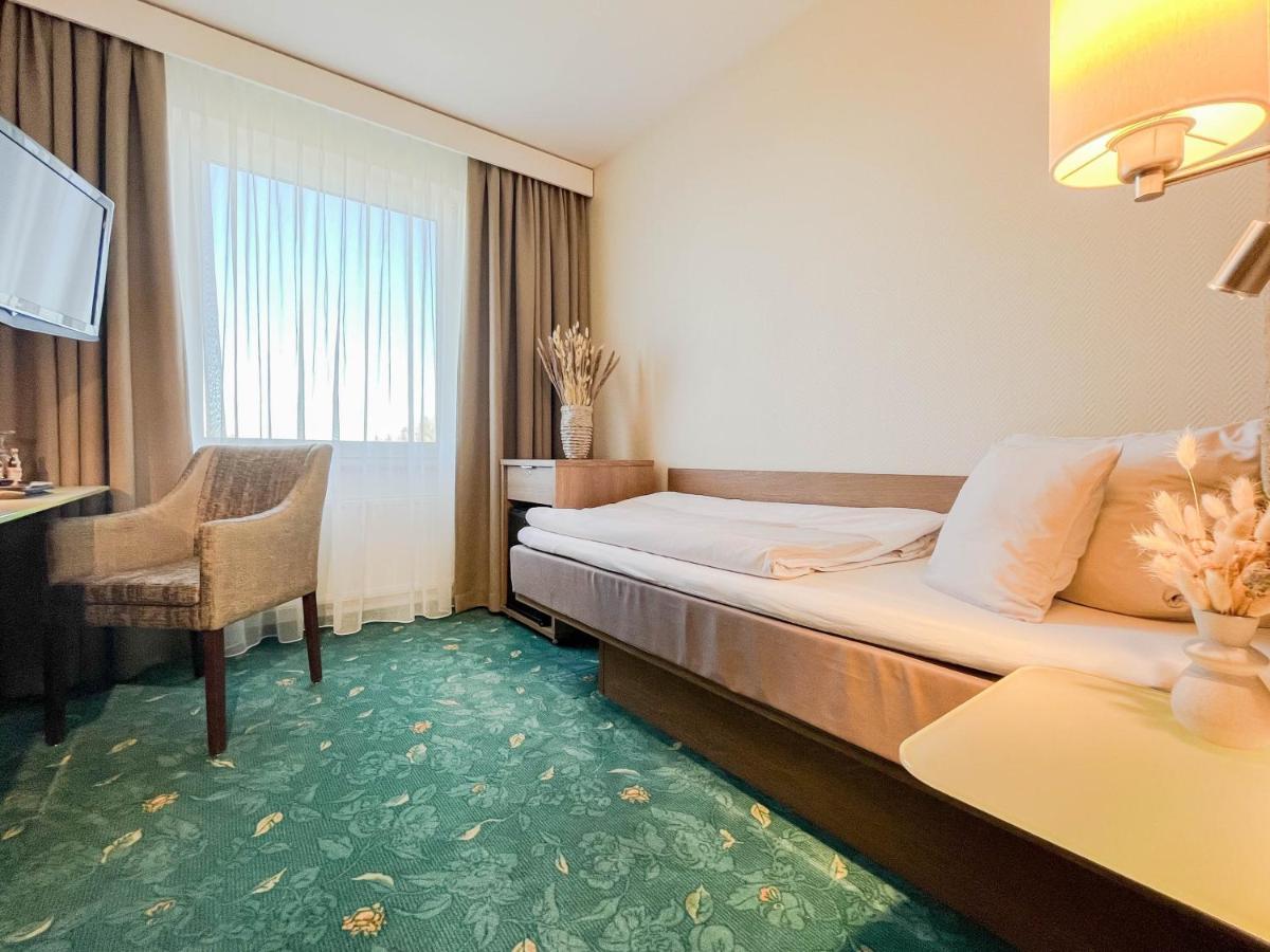 Hotel-Restaurant Vier Linden شتاده المظهر الخارجي الصورة