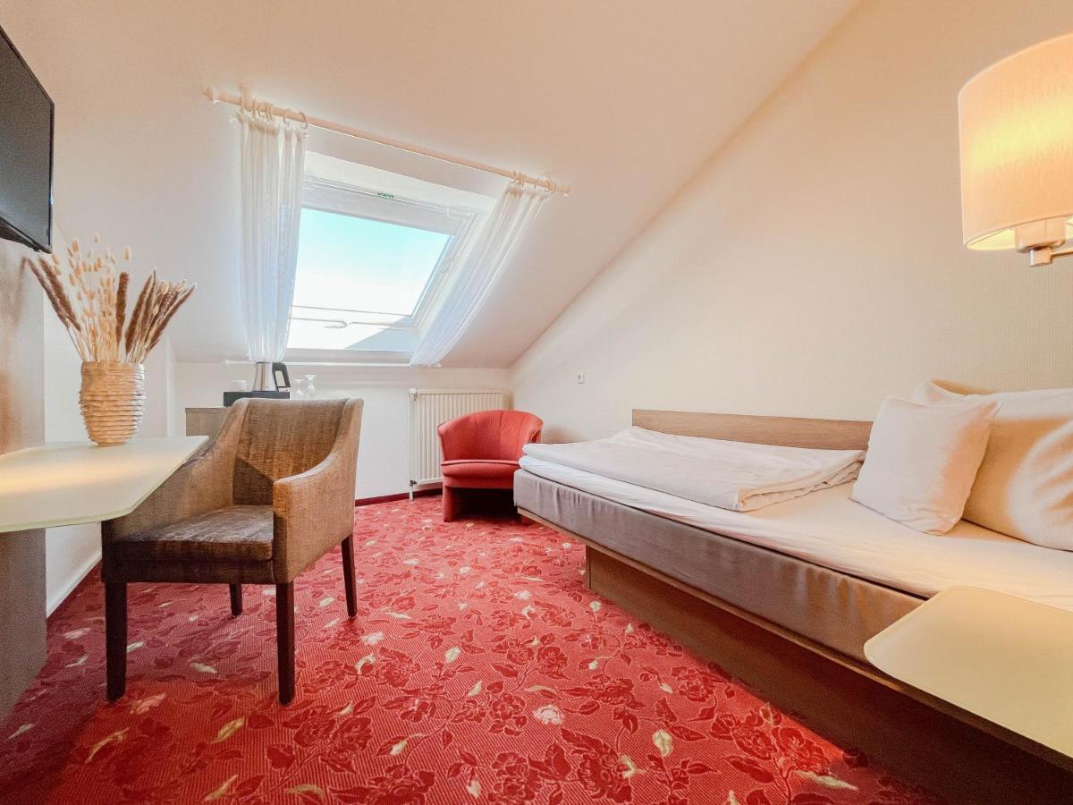 Hotel-Restaurant Vier Linden شتاده المظهر الخارجي الصورة
