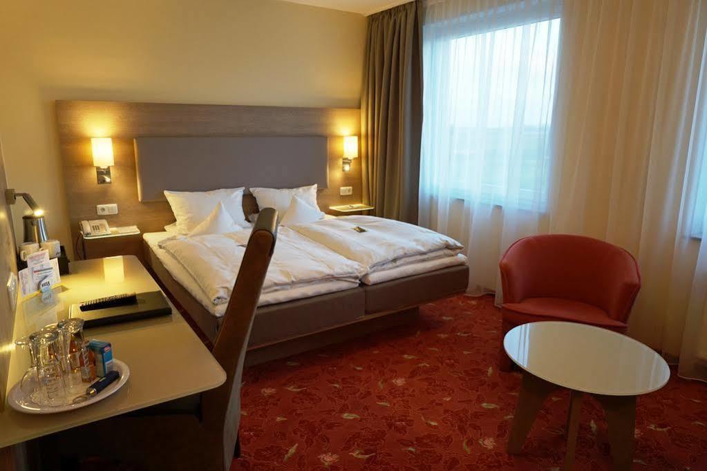 Hotel-Restaurant Vier Linden شتاده المظهر الخارجي الصورة