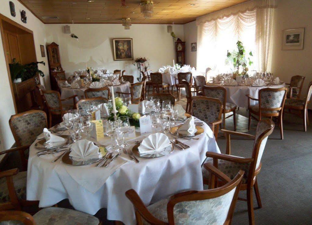 Hotel-Restaurant Vier Linden شتاده المظهر الخارجي الصورة