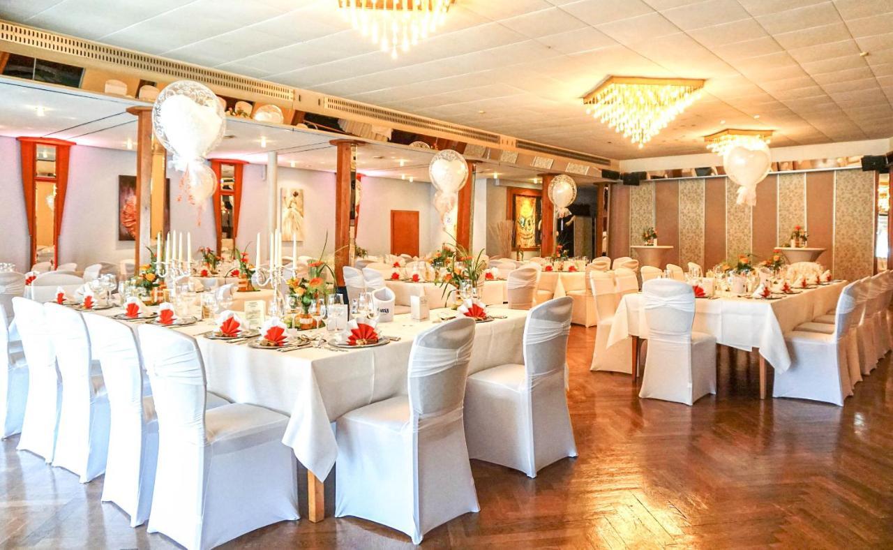 Hotel-Restaurant Vier Linden شتاده المظهر الخارجي الصورة